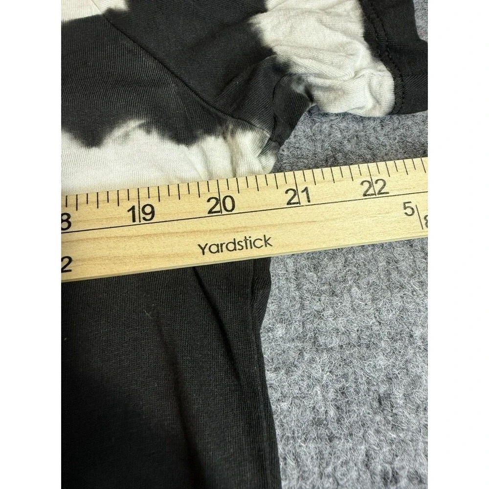Guess Black & White Striped Embroidered T‑Shirt – Size M – Tie‑Dye Style - Picture 7 of 7